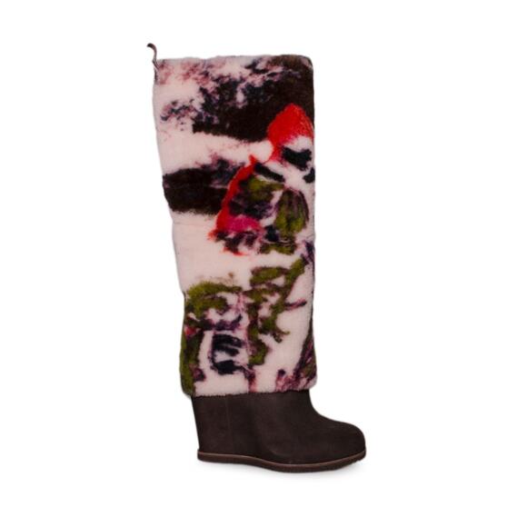 Ugg X Claire Tabouret Fluff Winter Boot - 10 - Black - Picture 1 of 5